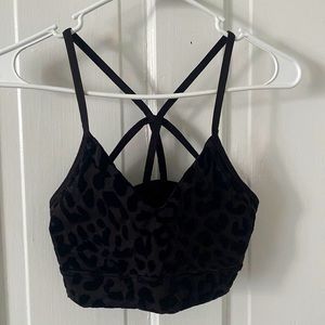 doesn’t fit my chest area anymore. Worn a few times. Great condition!!